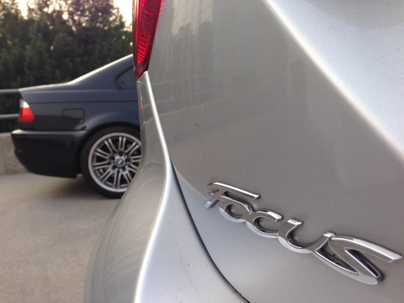 Illustration for article titled Who will win, E46 or Focus ST?